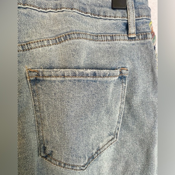 Fall Vibes Mid-Rise Taper Leg Embroidered Stripe Jeans - Knox Rose Light Wash 8 - Picture 6 of 8